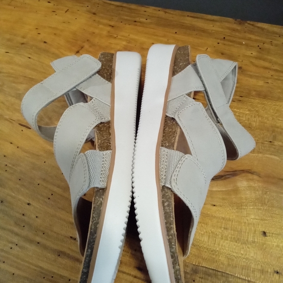 Skechers Cali Lifted Comfort Stylish Light Gray Sandals Size 8 - Picture 9 of 10